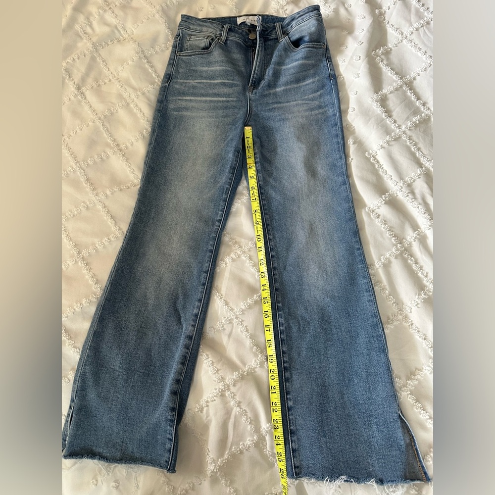 Risen Size 7/28 Jeans